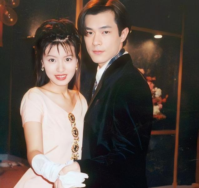 “宅男女神”*虹翁**的倔强人生,和她背后不得不提的男人们