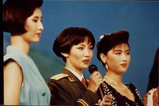 中国第一女保镖，曾获得过“北京小姐”的季军，还是位法学学士