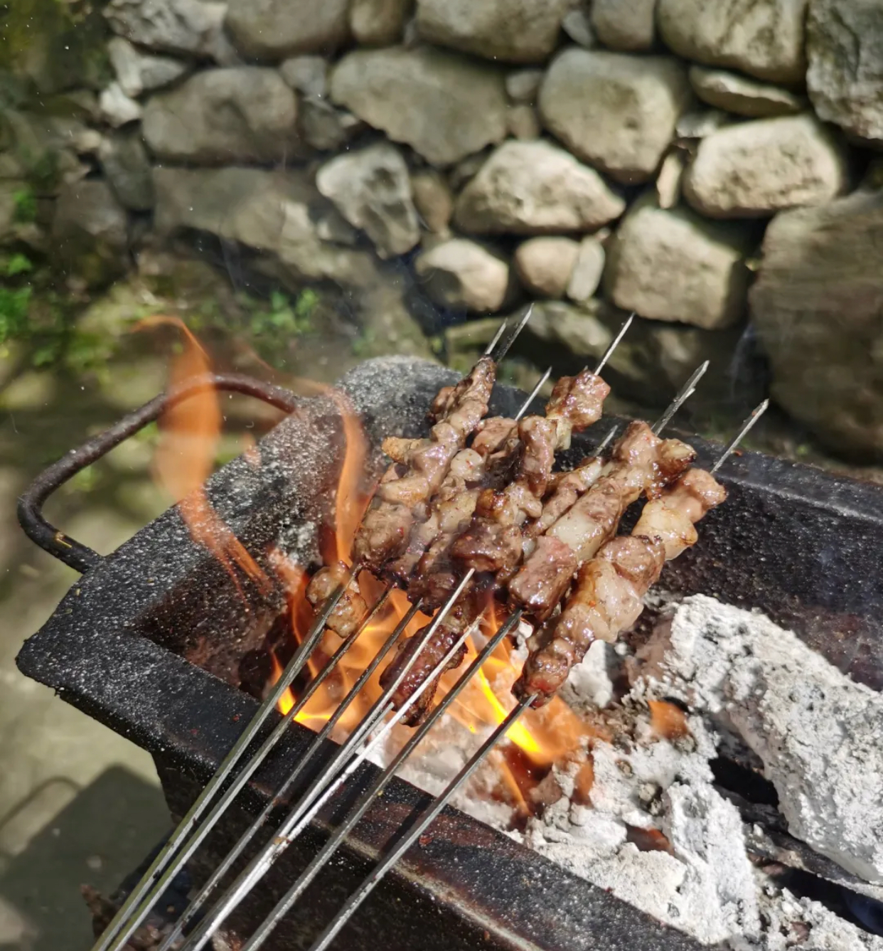 秦岭漂流附近可以烧烤的农家乐,秦岭烧烤农家乐推荐一下