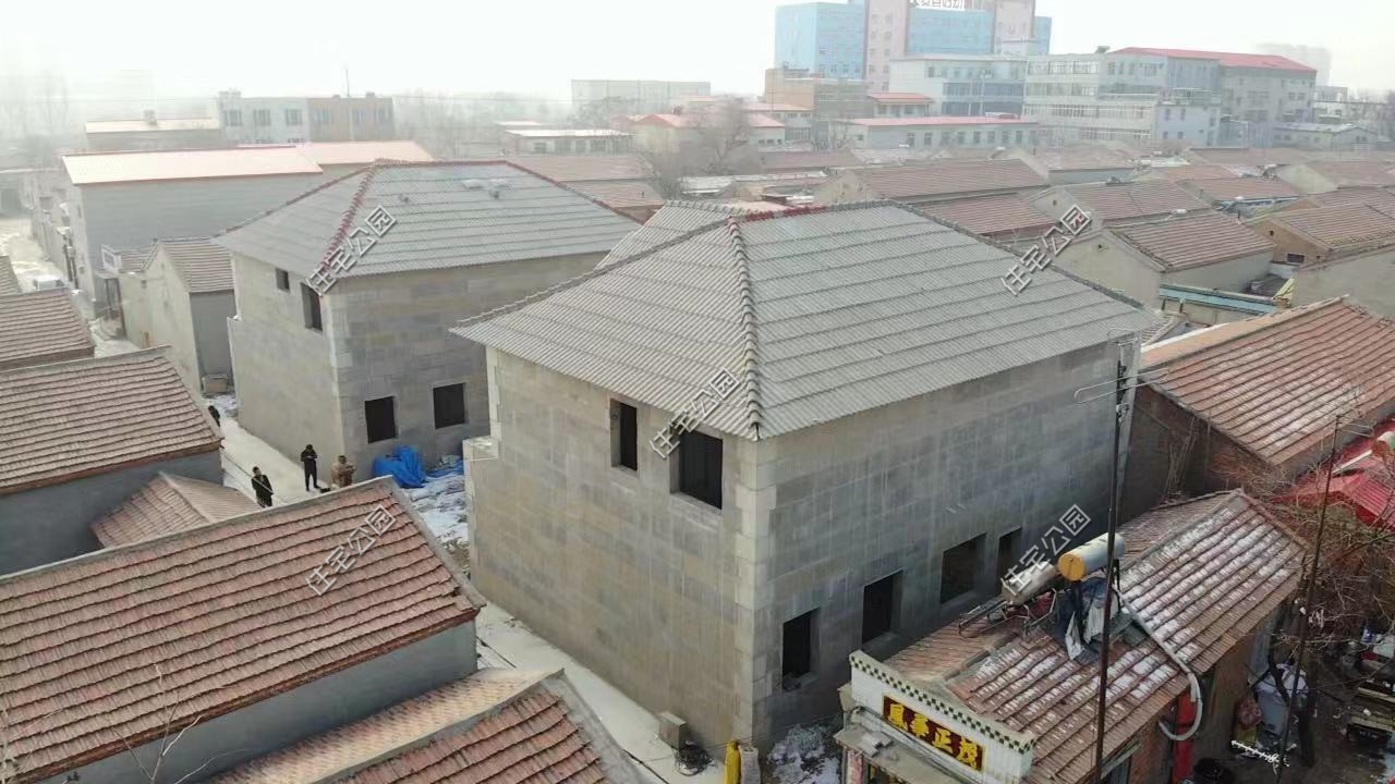 农村浇顶自建房,农村修建两层房屋15万小别墅