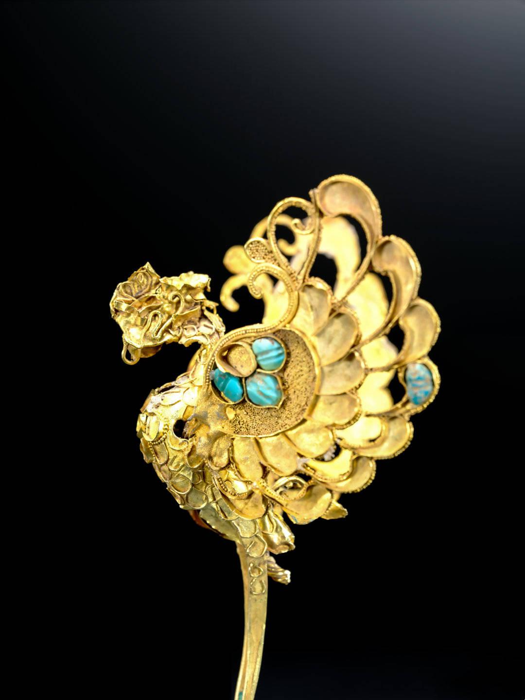 岁月多磨，看古人的凤鸟金饰尽显风姿傲骨