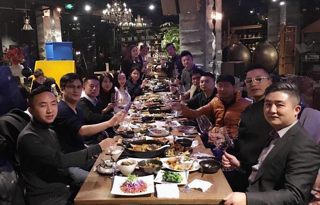 小学成绩第一梯队初中会差吗,小学成绩倒数第一初中还能逆袭