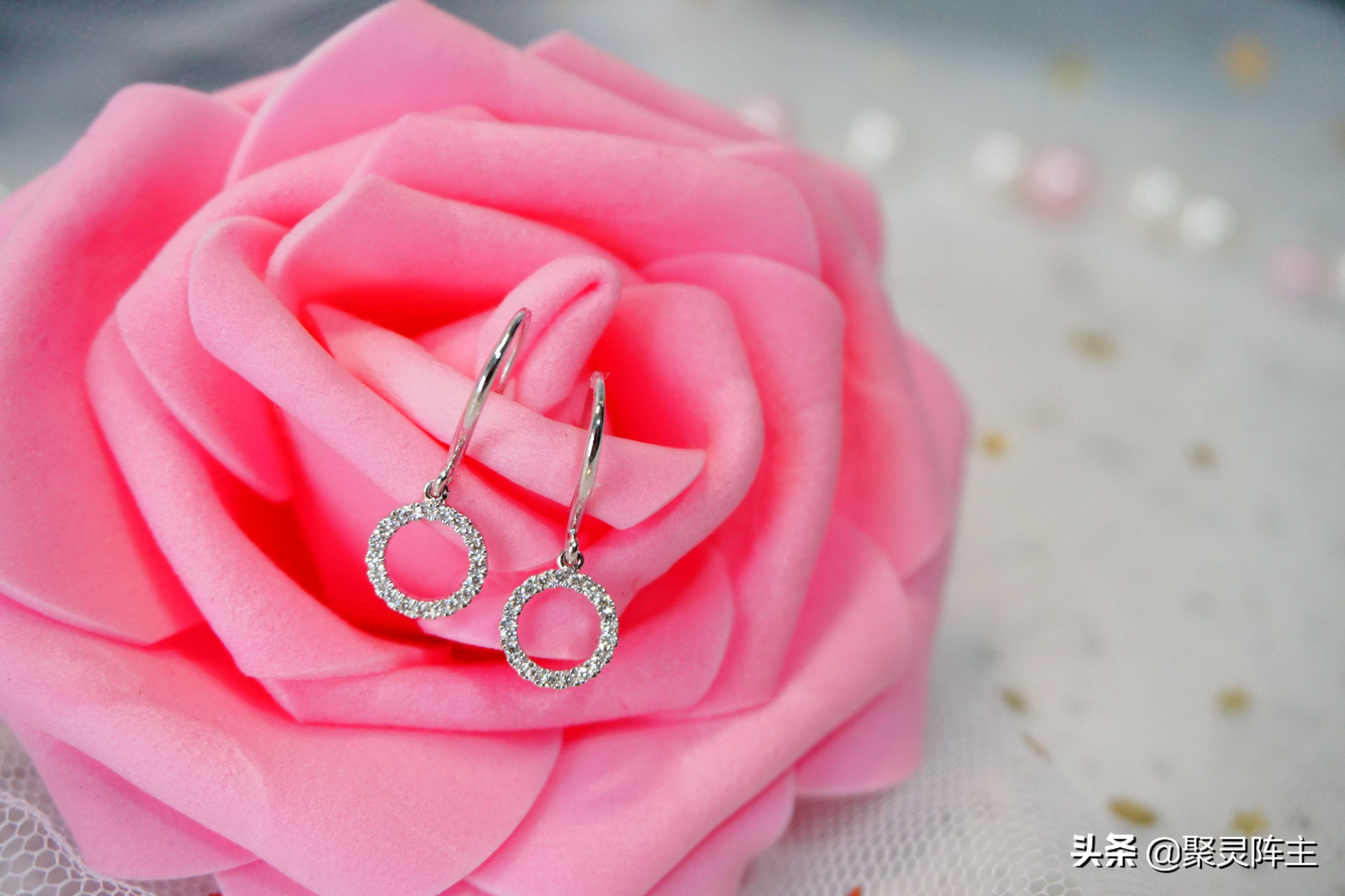 为至爱之人,我在BlueNile购买了这些绝美首饰