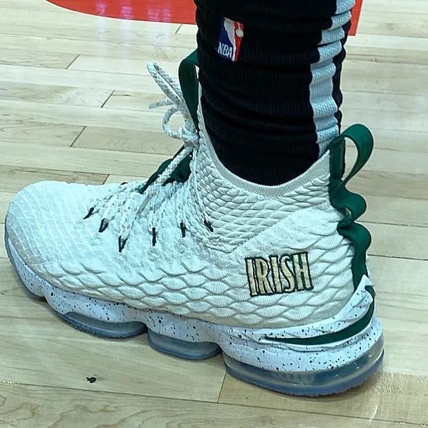 詹姆斯21代篮球鞋nba球员上脚,nba球星上脚球鞋詹姆斯18low