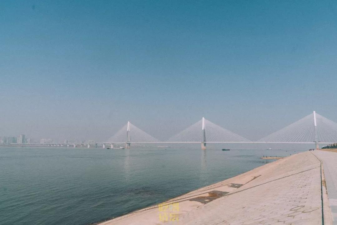 武汉的造桥水平,武汉造桥的视频