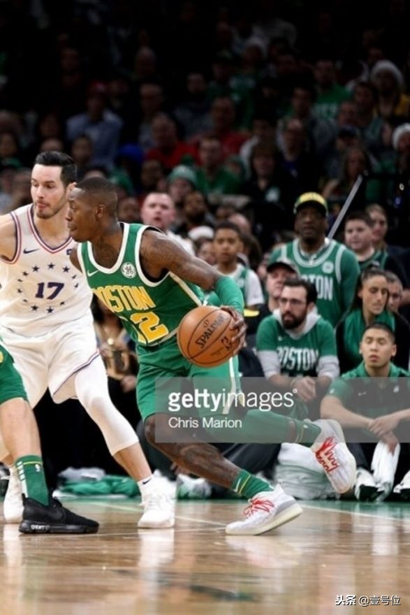 2018圣诞大战明星穿什么鞋,2018圣诞大战明星穿的球鞋