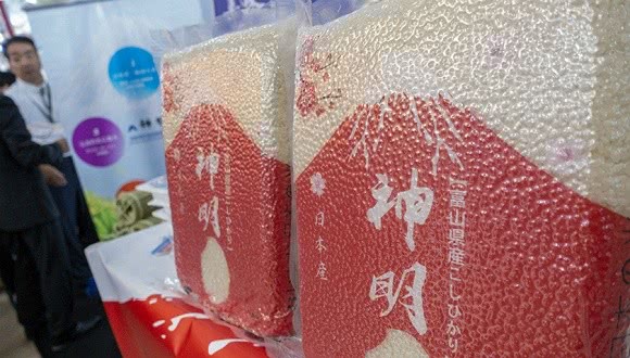 各国大米价格变化,外国大米价格对餐桌影响