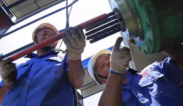 这就是基建狂魔视频,中国基建狂魔即将打通天山