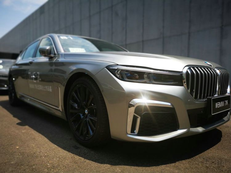 奔驰s级试驾难走的路,奔驰s级最恐怖的一款车