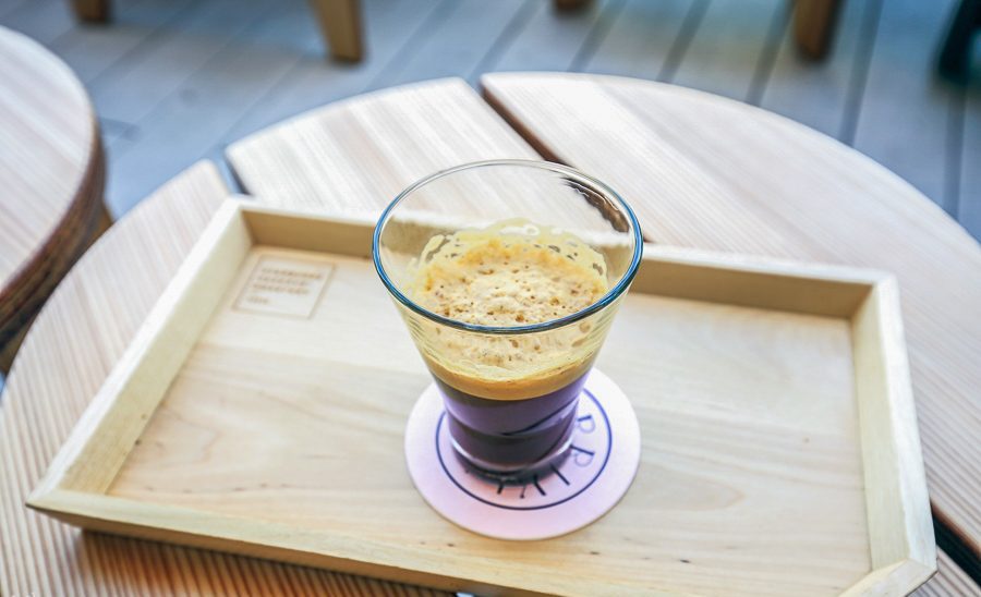 东京｜堪比艺术馆的星巴克臻选®烘培工坊樱花海中品满分咖啡