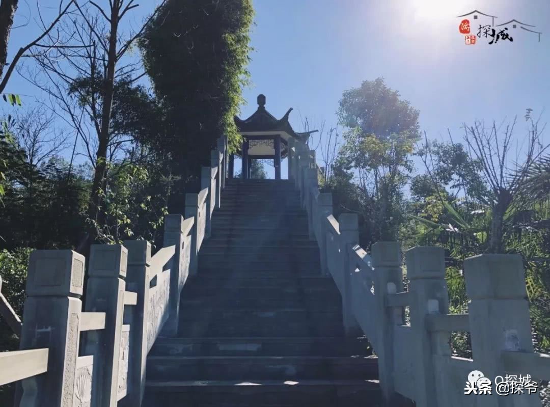 重庆小故宫红墙,重庆魔鬼山城一日游