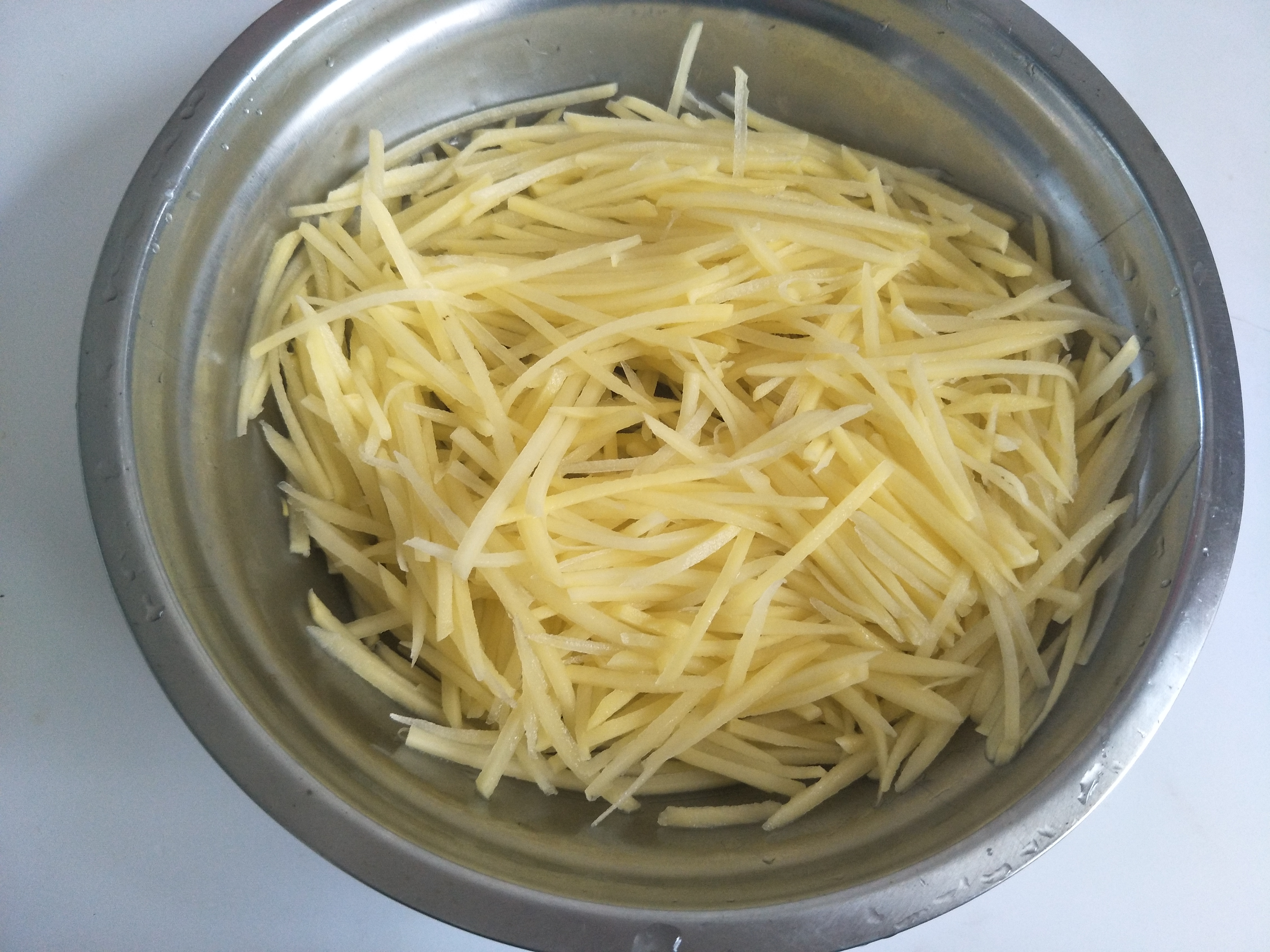 炒土豆丝为什么要放醋才脆,炒土豆丝怎么放盐