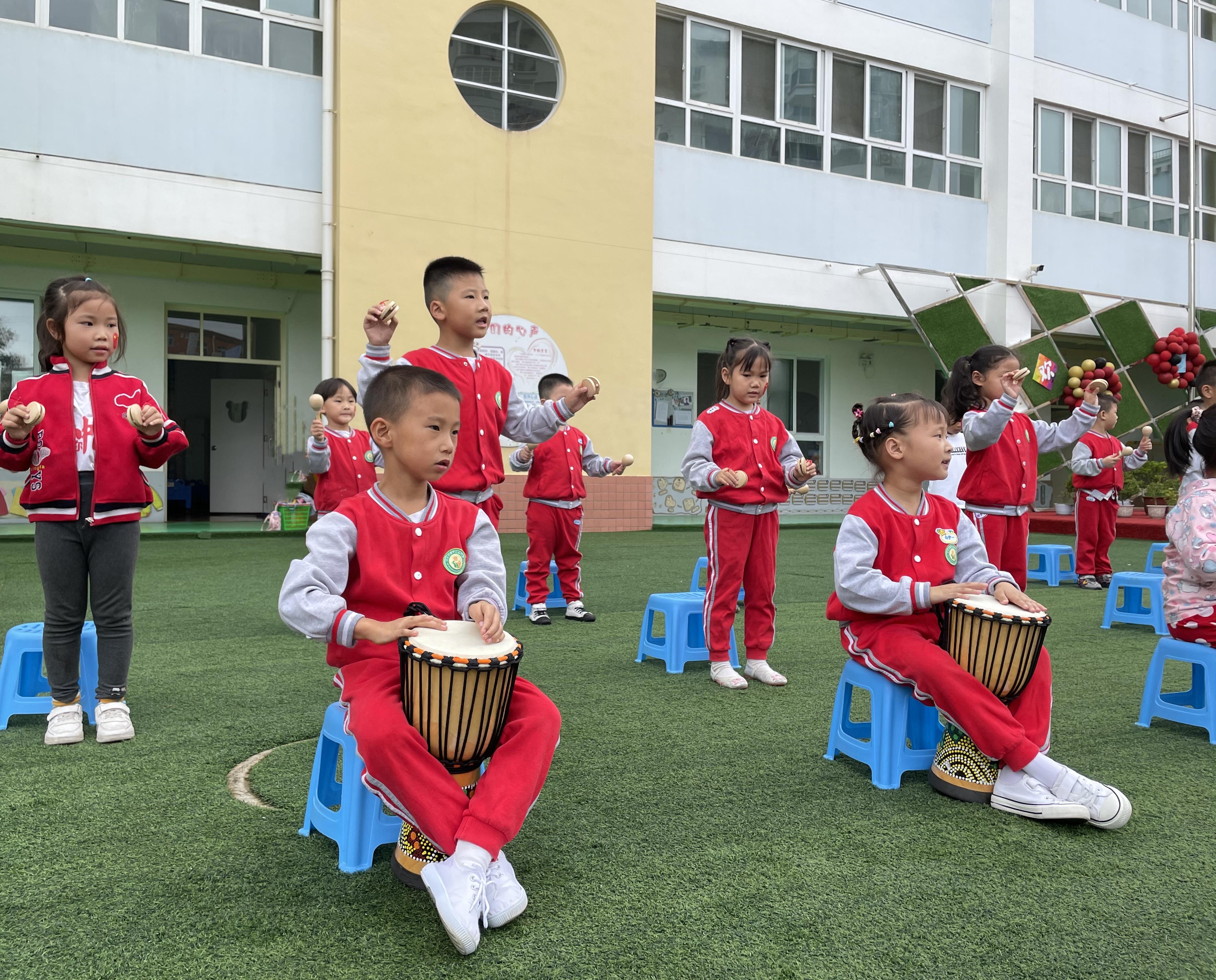 幼儿园中班童心迎国庆巧手绘中国,童心童绘迎国庆幼儿园