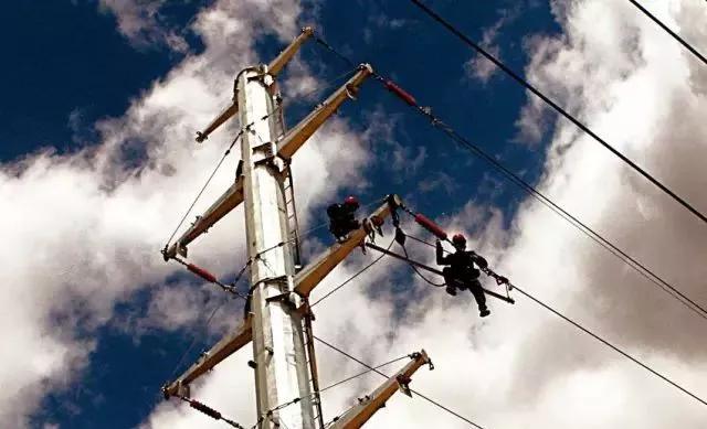 鐝粍姣忓懆瀹夊叏娲诲姩璁板綍鑼冩湰,鐝粍瀹夊叏鐭ヨ瘑鍩硅璁板綍