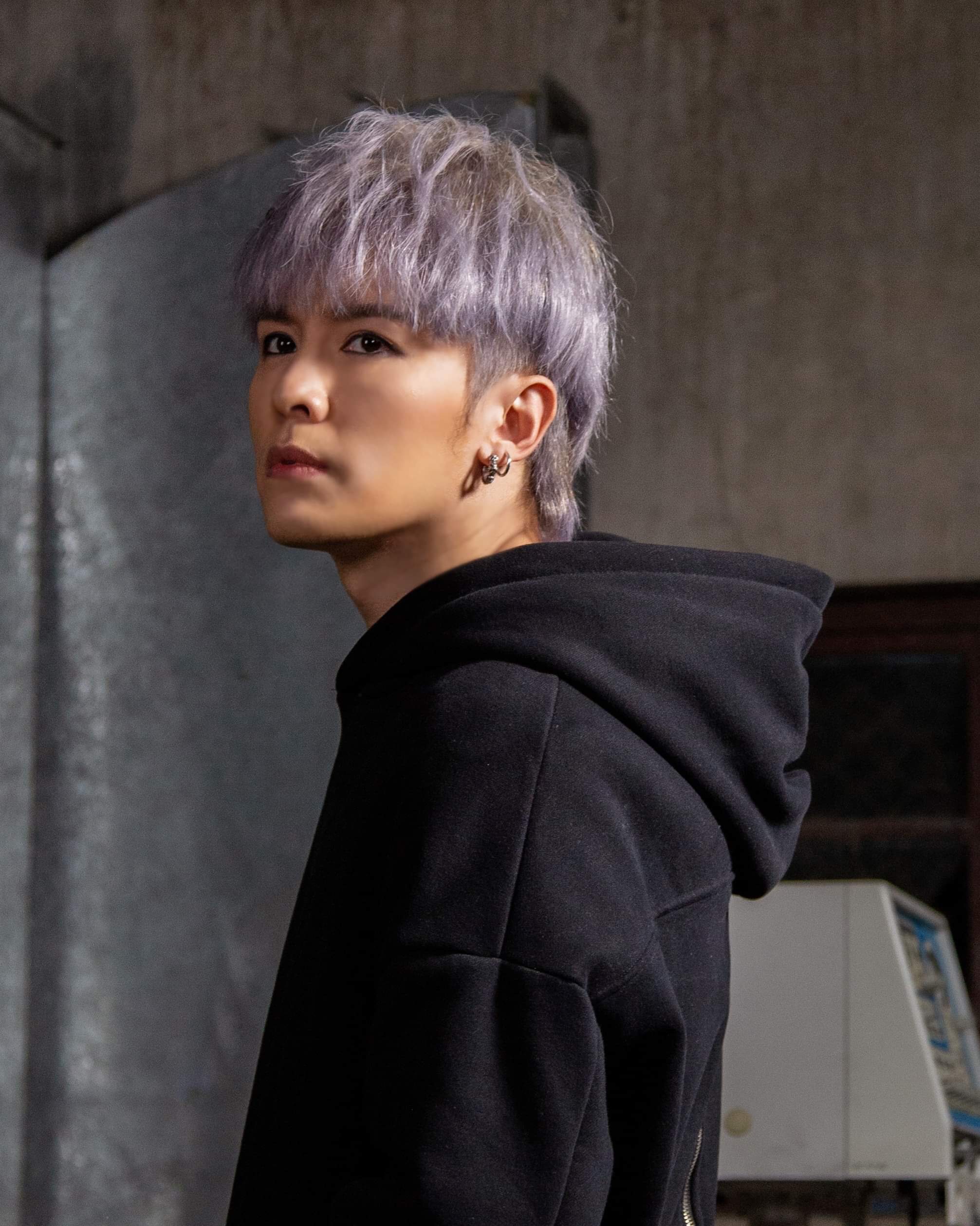 *脑洗**抒情歌《怎么办》金志遥MV挑战人尸