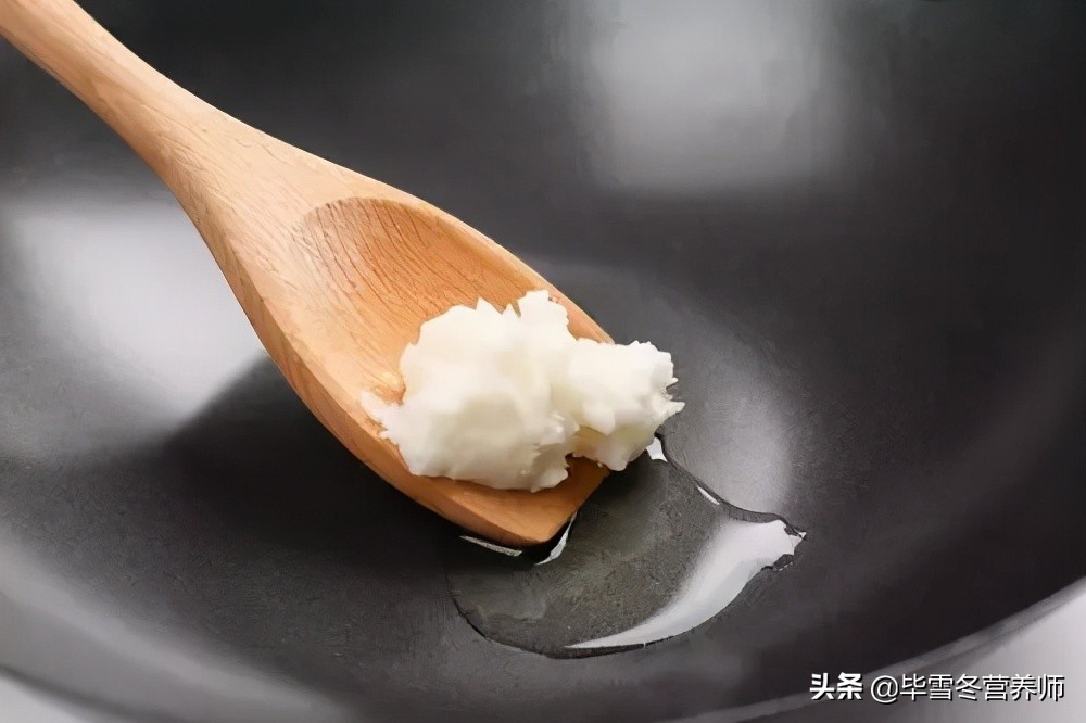 花生油揭秘,炒菜该用哪个花生油口感好