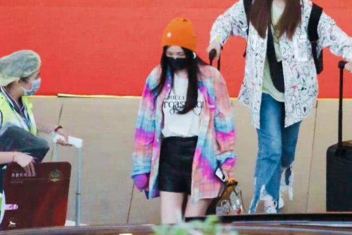 杨幂vs李小璐,杨幂和李小璐的照片对比