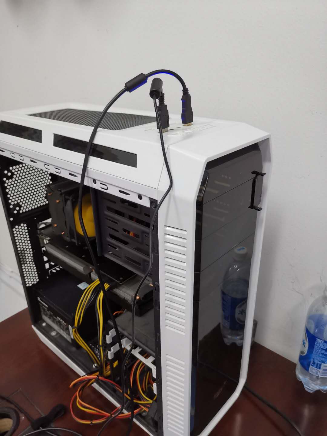 小伙用1026元“捡垃圾”组一台吃鸡电脑，跑分30w美滋滋