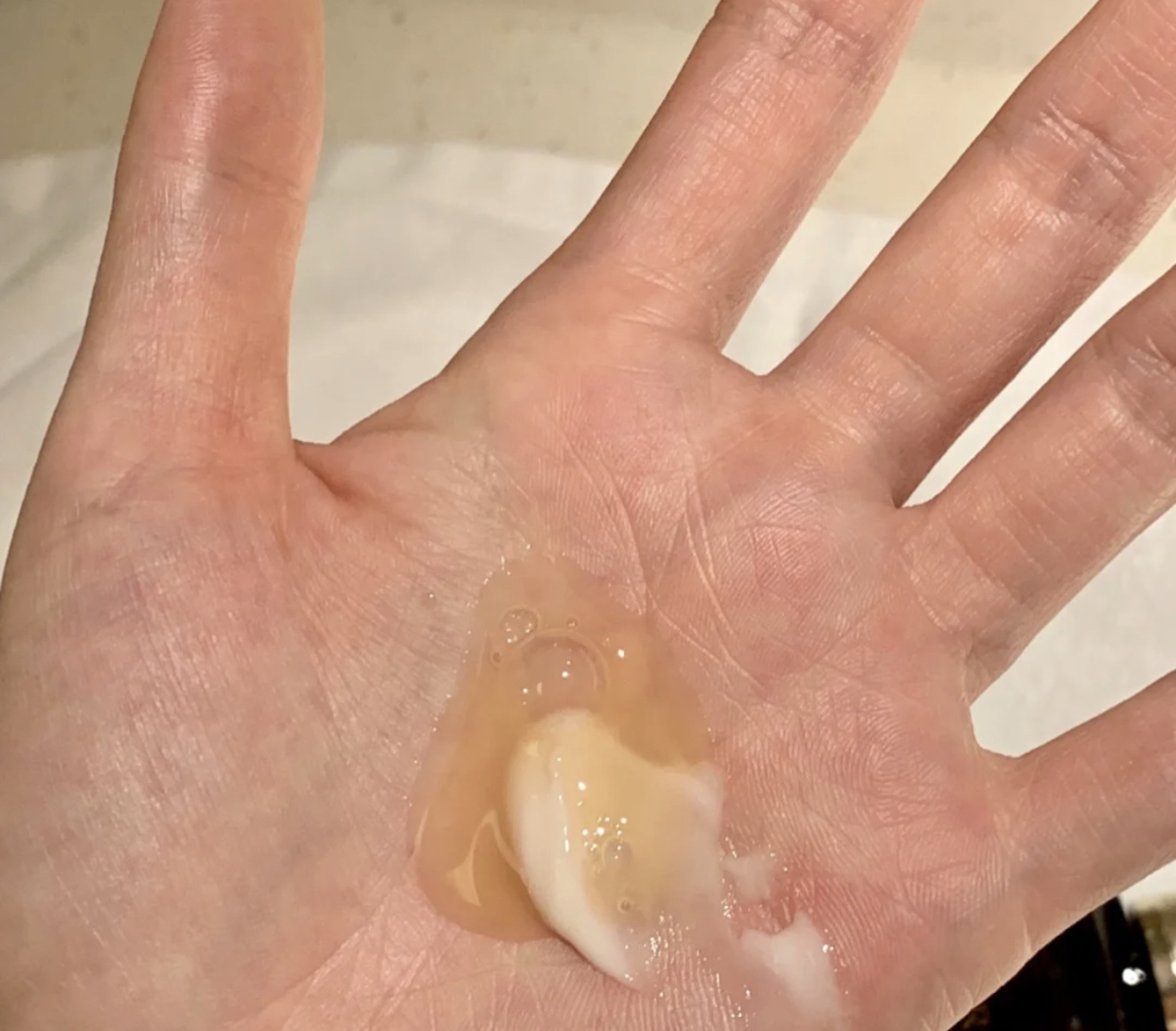 你真的会正确用凡士林吗,为什么要以油养肤精华油