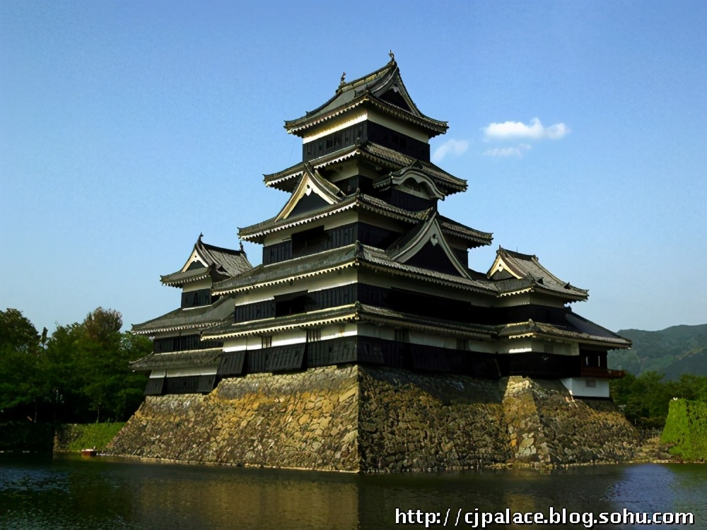 日本魔法城堡,日本城堡和欧洲城堡