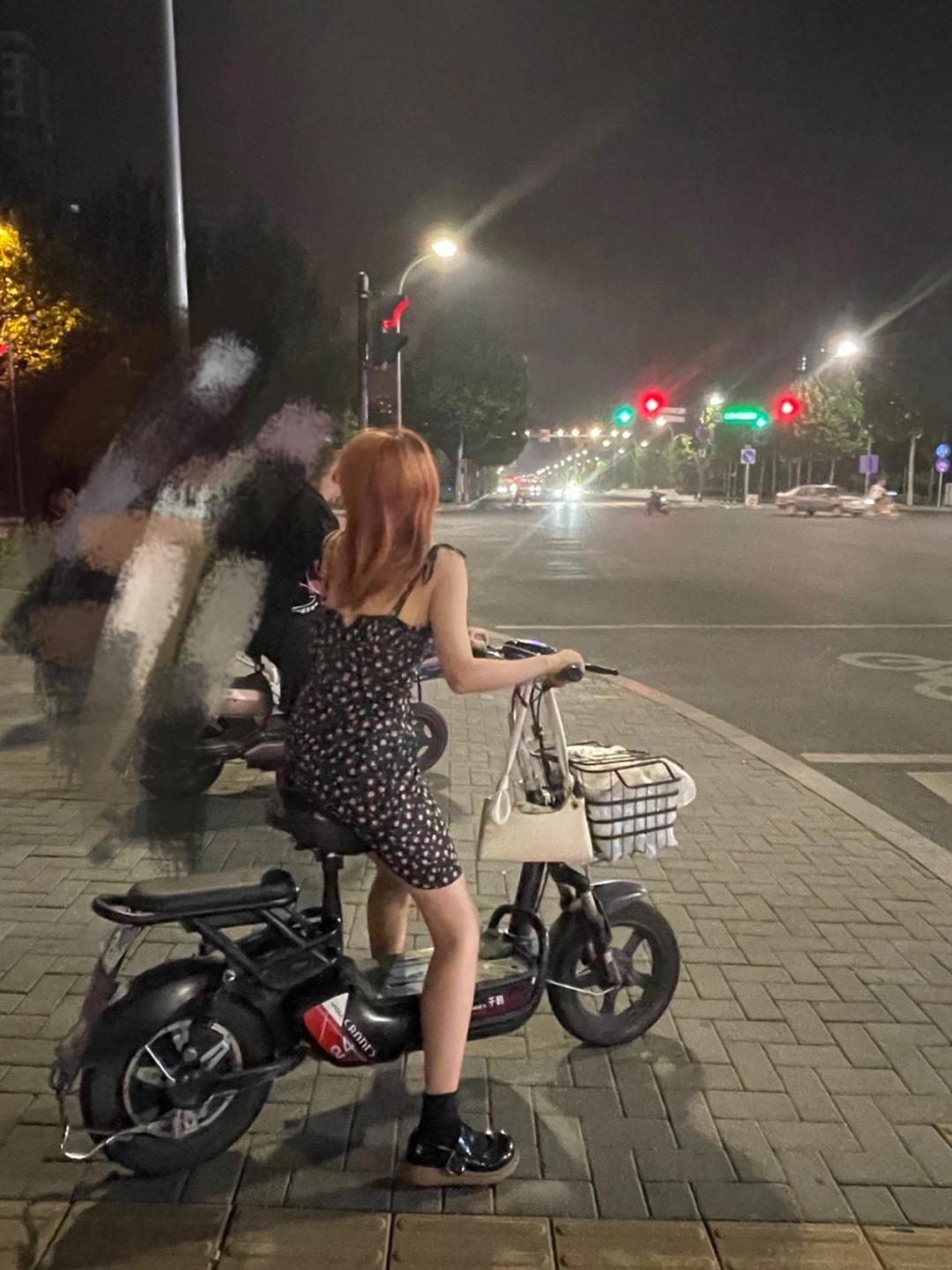 简单脊柱侧弯训练动作两个,1岁脊柱侧弯矫正动作