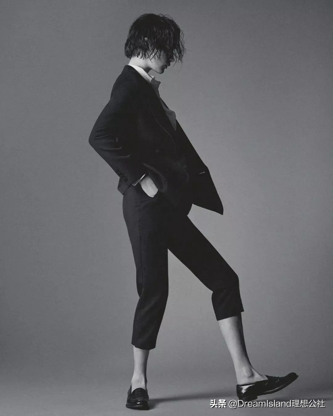 街拍白色乐福鞋,达妹街拍图文