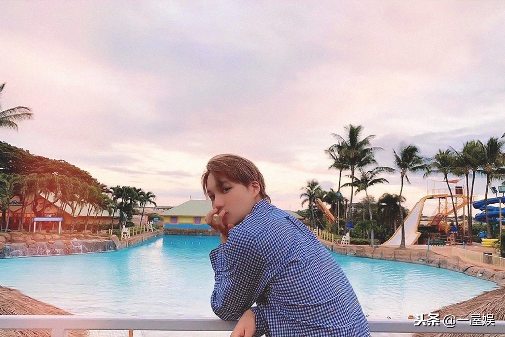 exo朴灿烈自我介绍,exo金钟仁和朴灿烈秀恩爱在演唱会