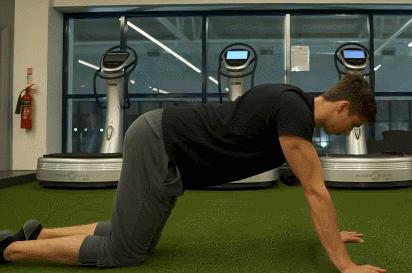 肩胛骨凸出什么动作改善,肩胛骨不良体态