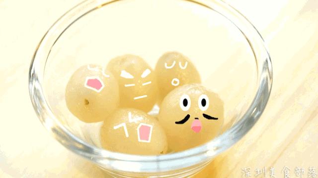 跨世纪的黑砖奶茶店，每天卖30块“金条”