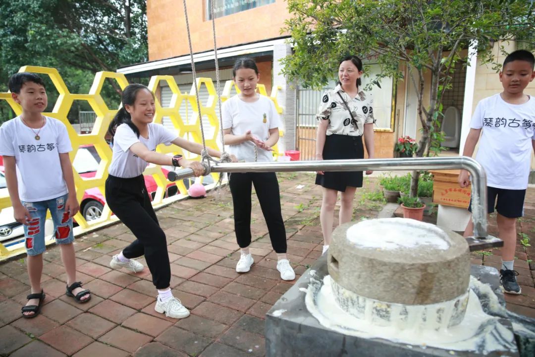 组图:武平县琴韵古筝行六一暨周年庆亲子活动圆满举行