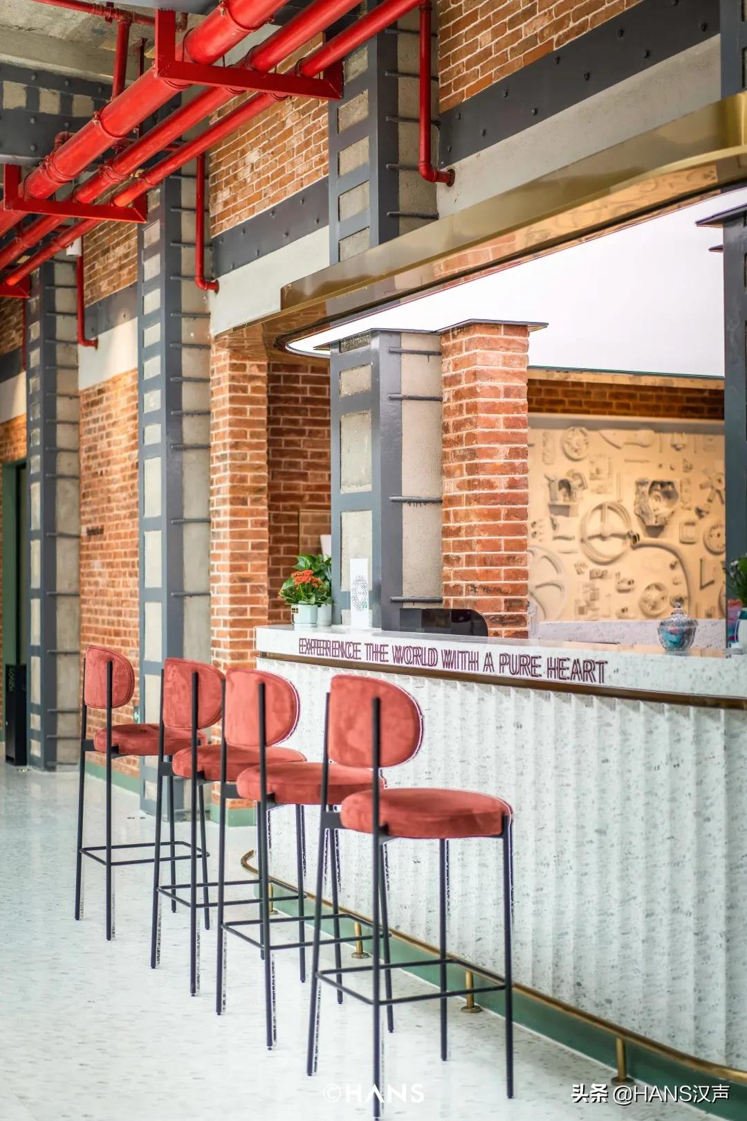 青山区红房子光影秀,青山红房子网红打卡地