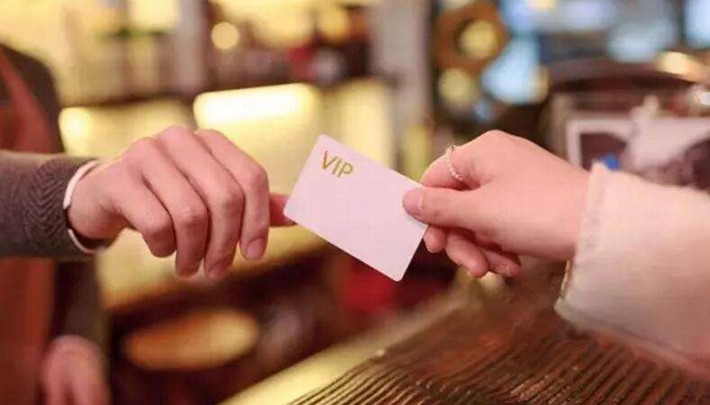 「提升」同样是开眼镜店，为什么别人经营成了旺铺？