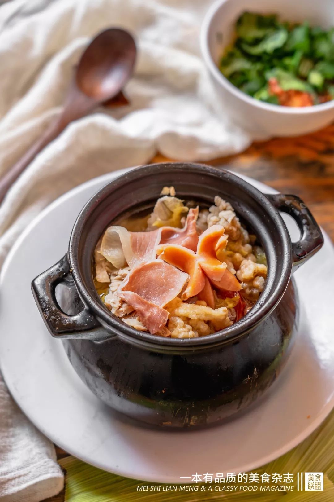 昆明这家小吃店里的传奇男人，17年来让人又嫉妒又欢喜