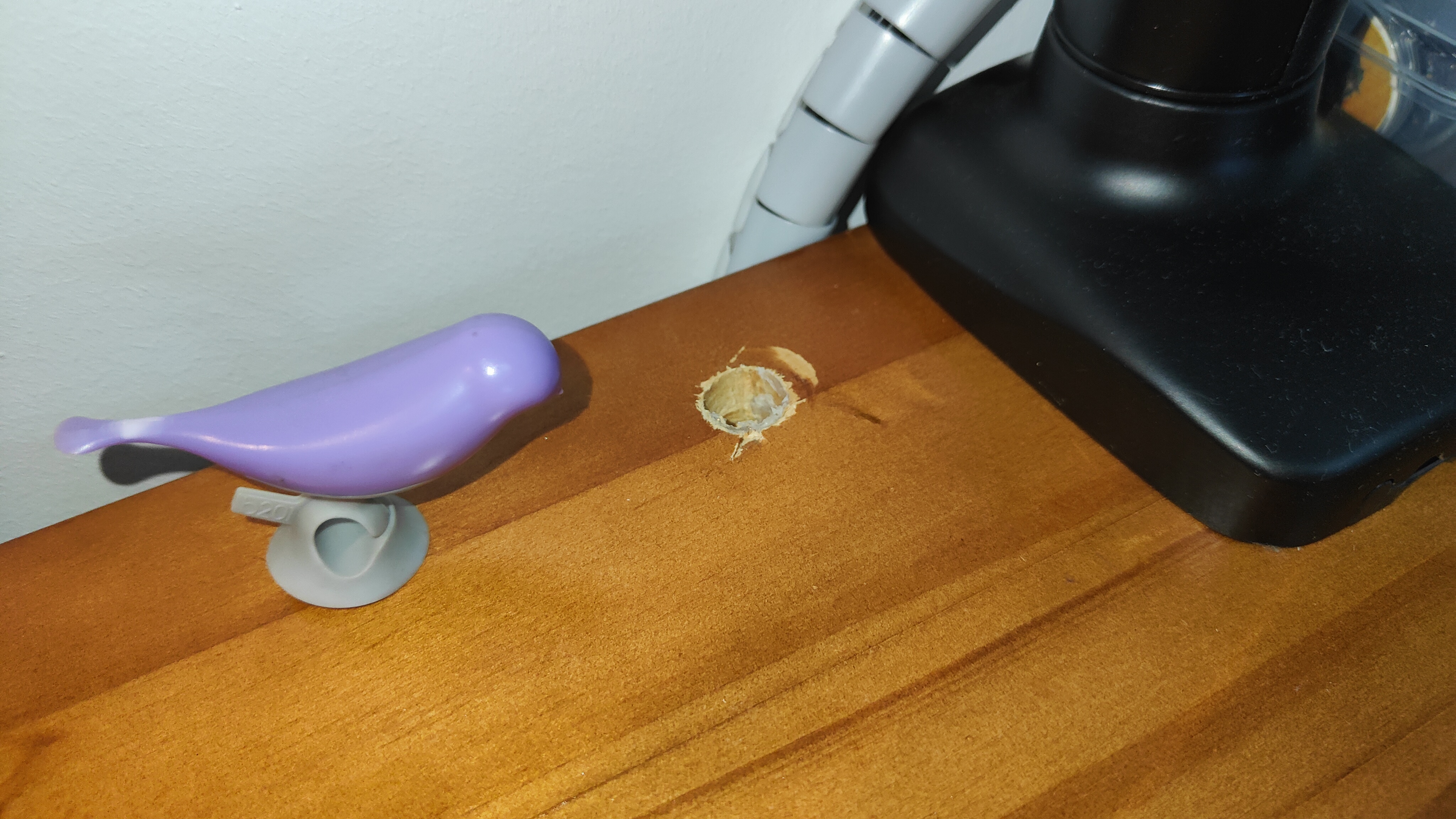 不用100元，手把手教你改造极简桌面，完全隐藏主机和线材