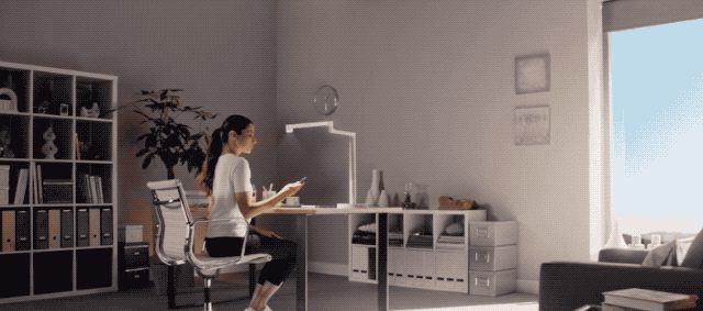 戴森落地灯黑金和白色的区别,戴森落地灯值得购买吗