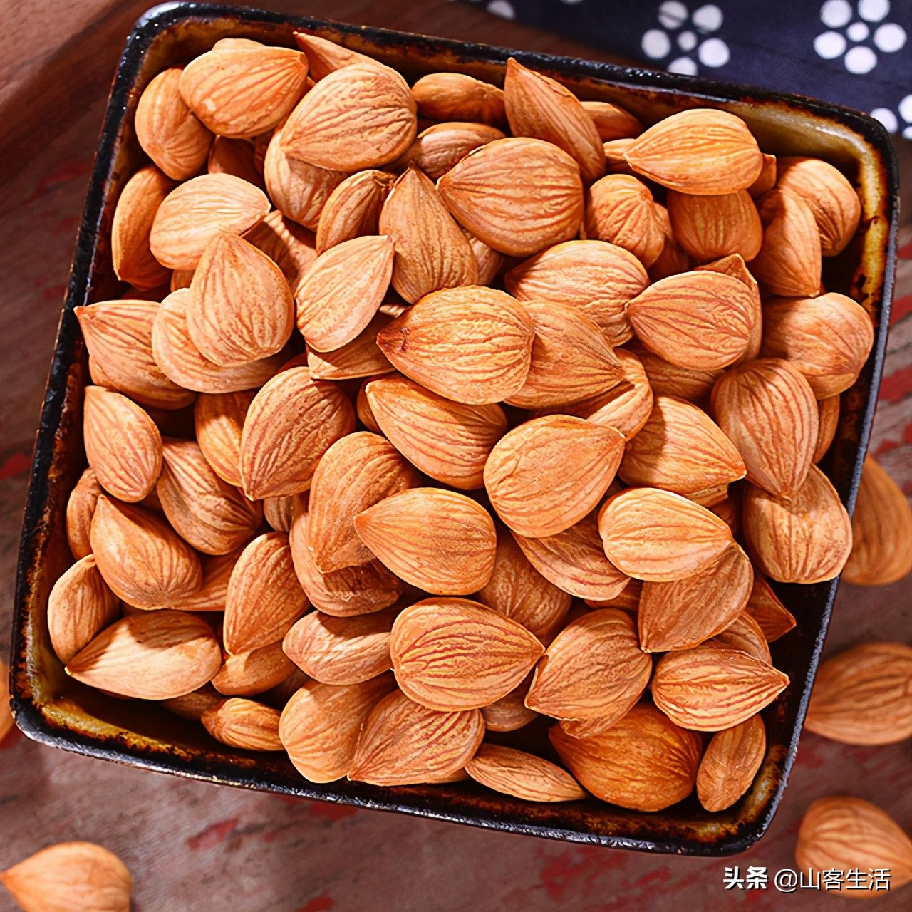 5.5元休闲食品怎么找货源,开个食品折扣店怎么找货源