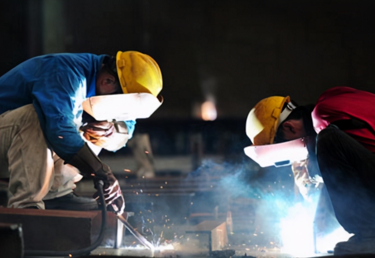 焊工烫伤事故处理流程,电焊工作人员触电后怎么急救