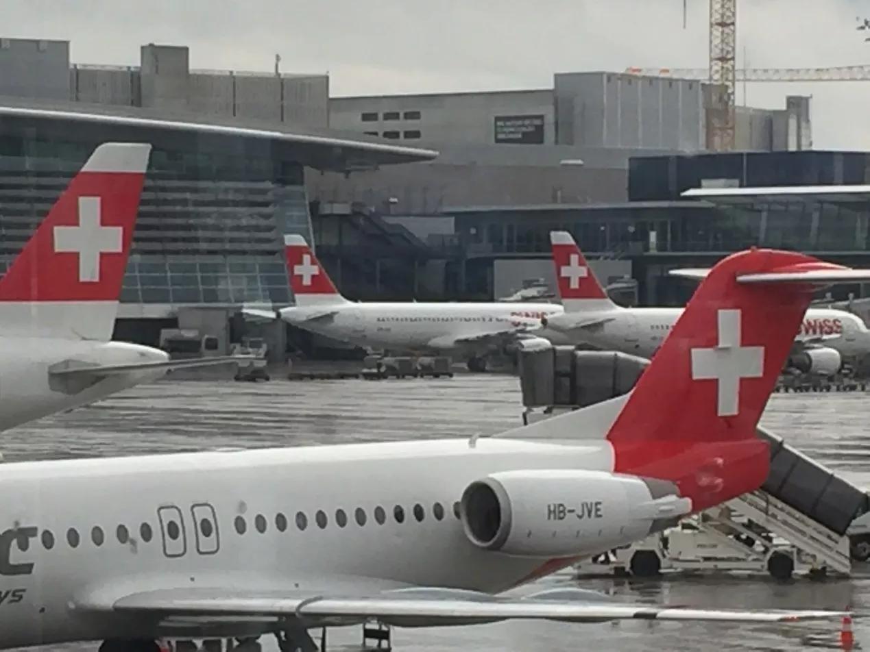 我昨天乘飞机到达伦敦的英文,昨天我乘坐飞机来用英语怎么说