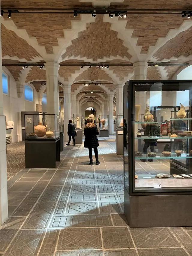 龙虾没人吃、LV没人买……中国人再不出门，各国旅游业都要垮了