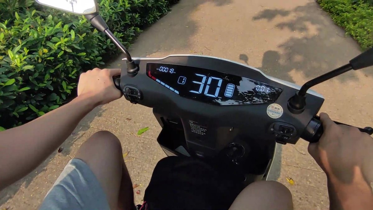 雅迪冠能t5电机是1200w还是800w,雅迪t5冠能版1200w和800w哪个好