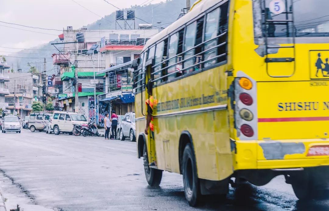 这个微笑国度,见人就夸漂亮,300元就能在天空滑翔