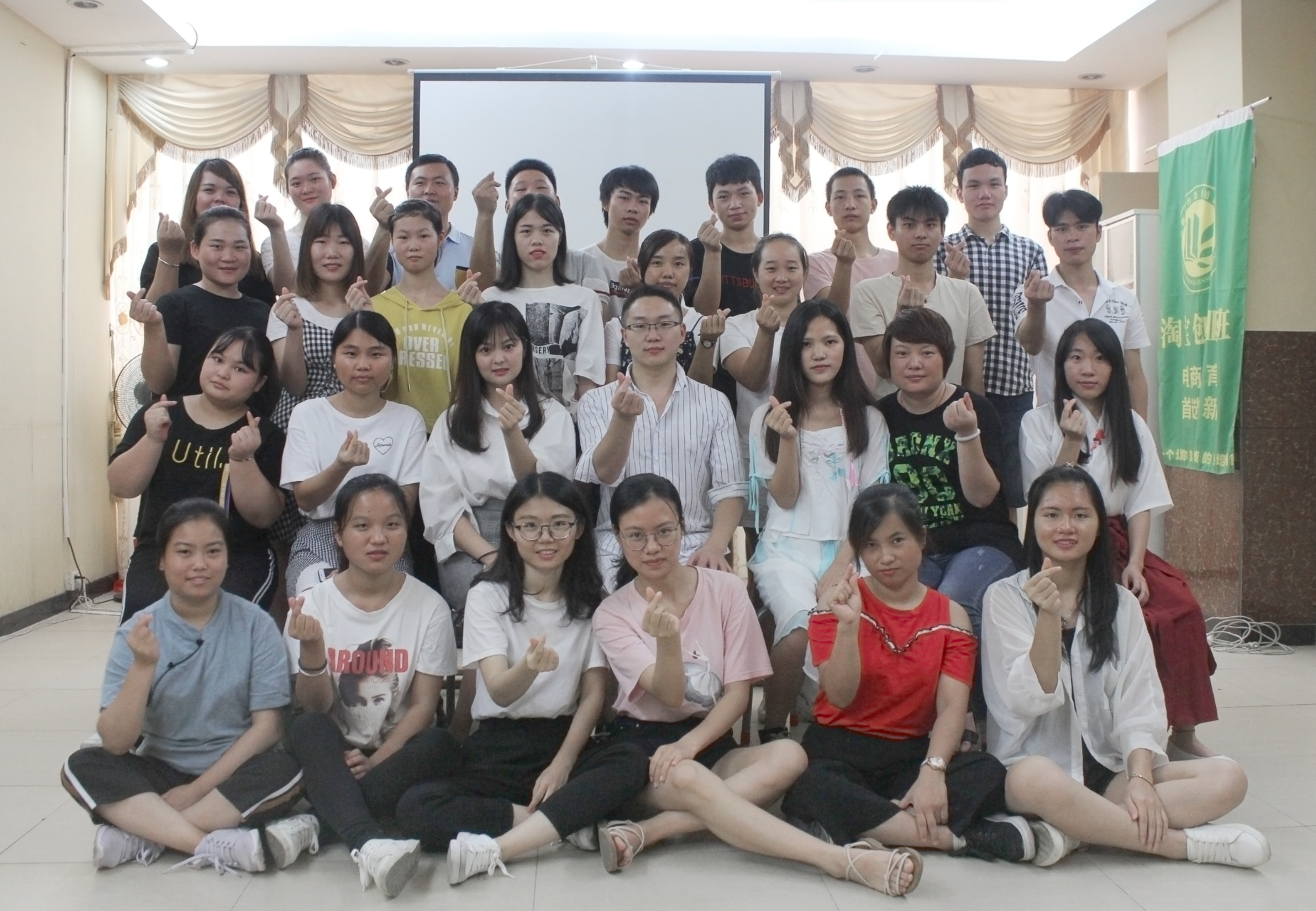 电商美工外包公司做美工怎么样,小白想做电商