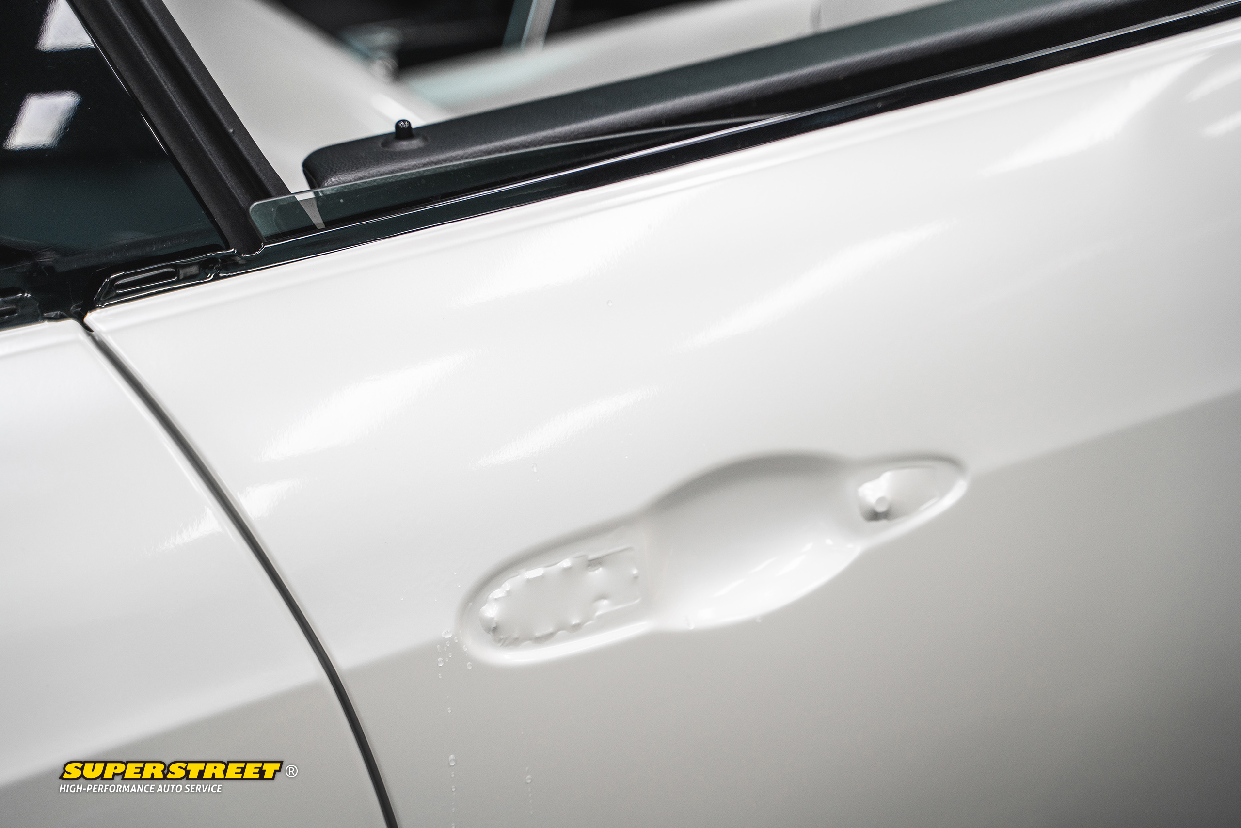 玛莎拉蒂吉博力汽车贴膜改色,superstreet改装