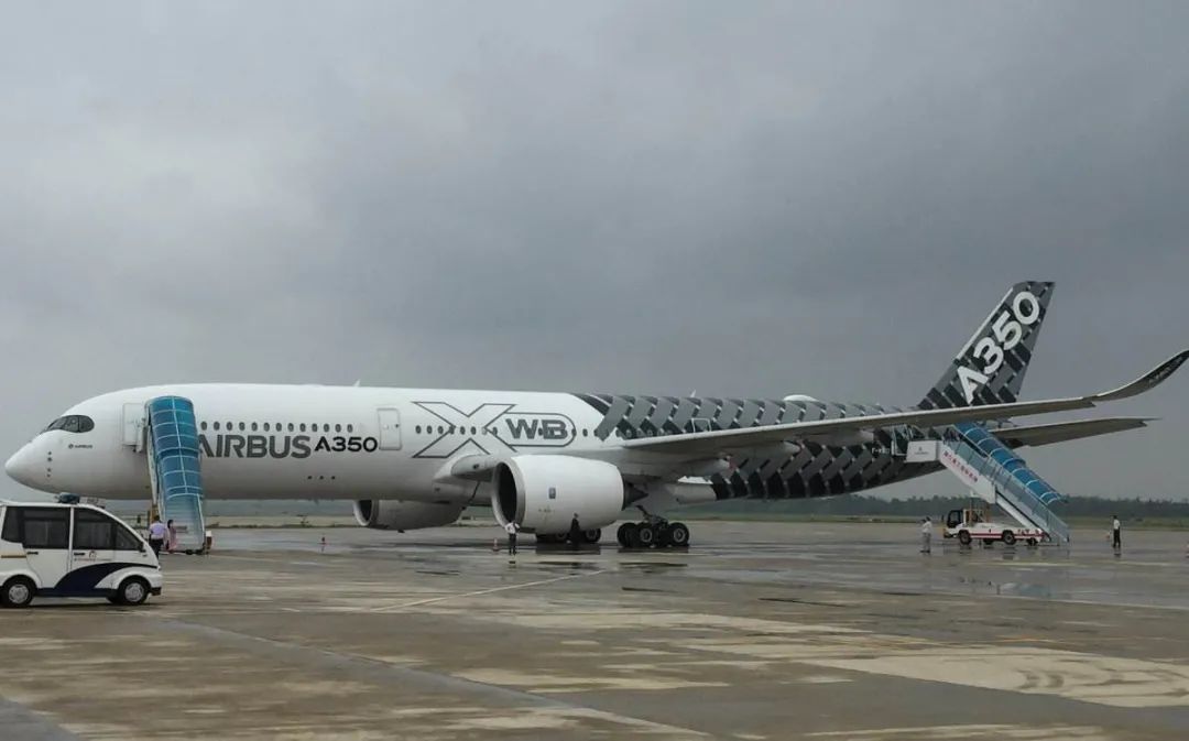 世界上第一架波音787,大型客机波音787垂直起飞