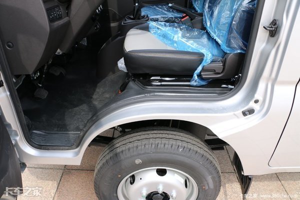 福田小货郎皮卡,福田小货郎皮卡和长安神骐f30对比