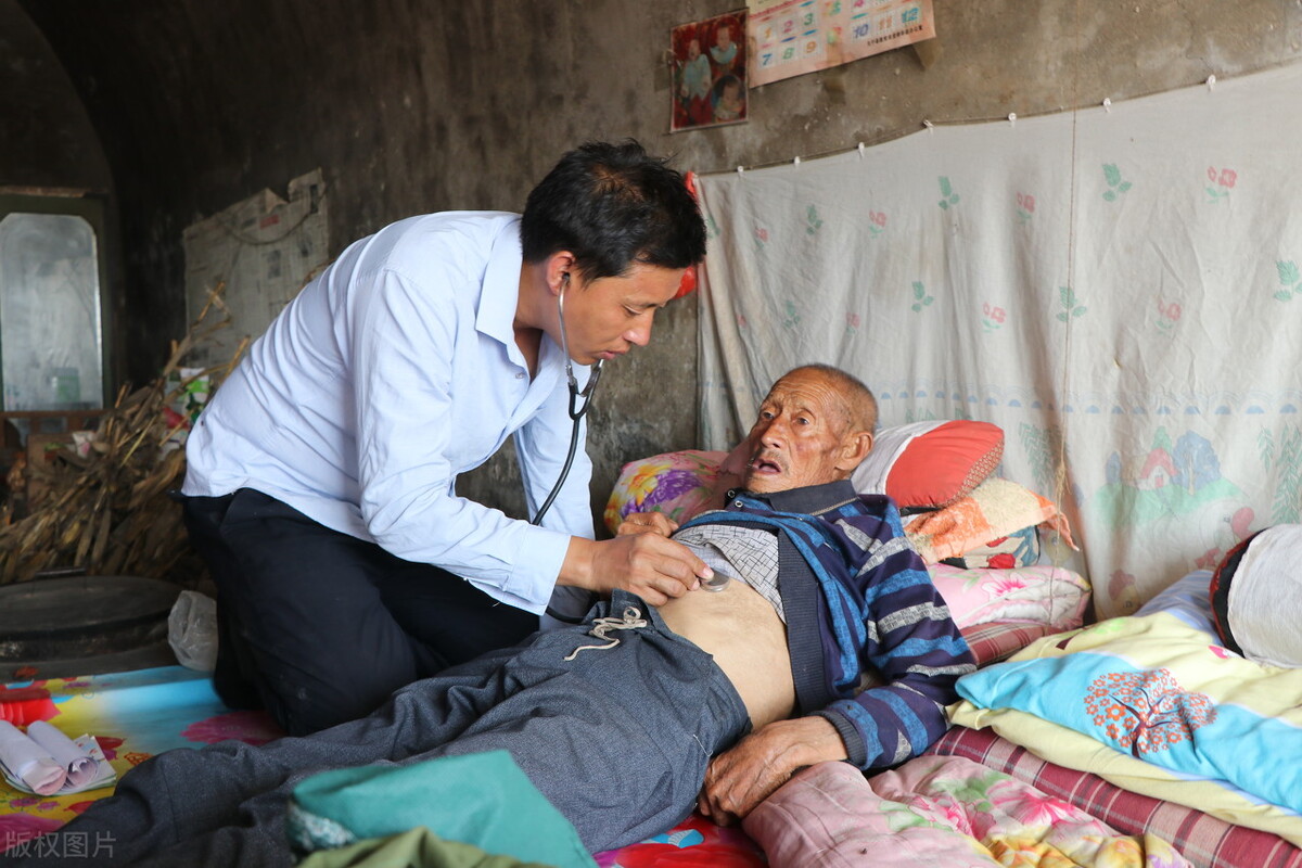 老人得了重病该不该继续治,老人年纪大了重病要不要治疗