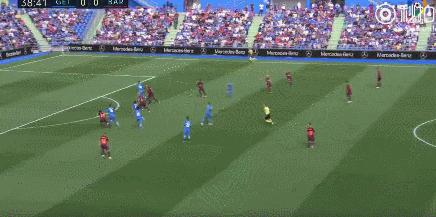 终于知道踢足球为什么要穿长袜,终于知道为什么踢足球的男生少了