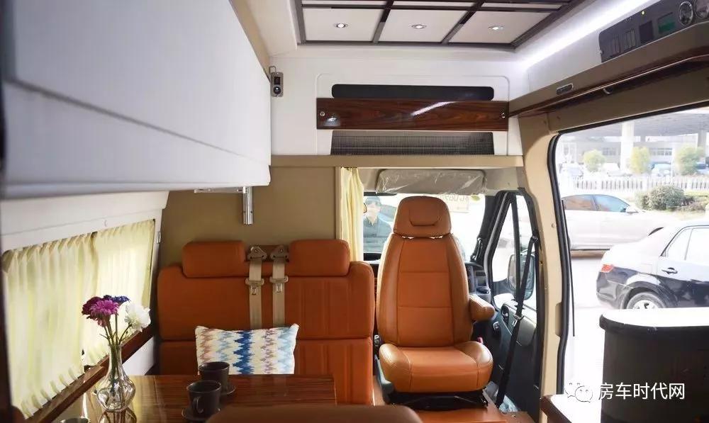 「途酷房车」历久弥新，福特全顺V348房车值得一试！
