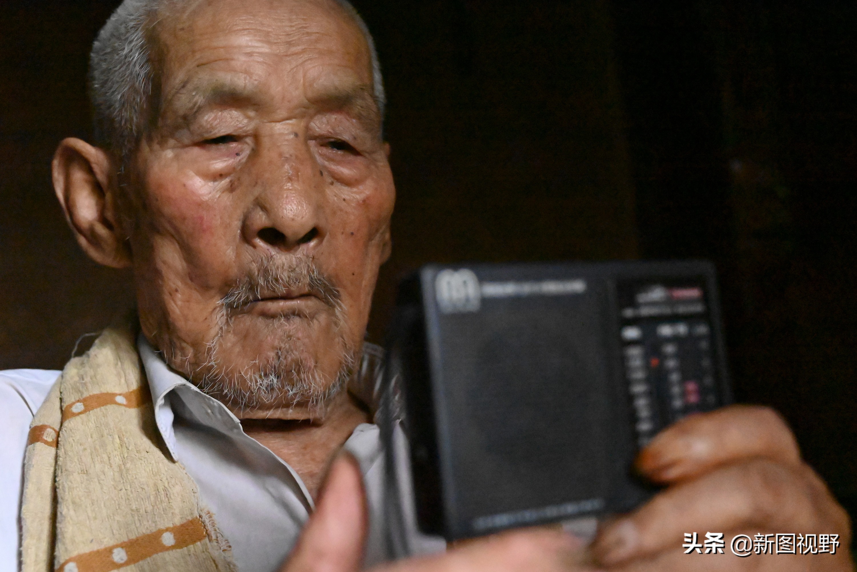 100岁爷爷一日三餐,100岁的爷爷长寿秘诀
