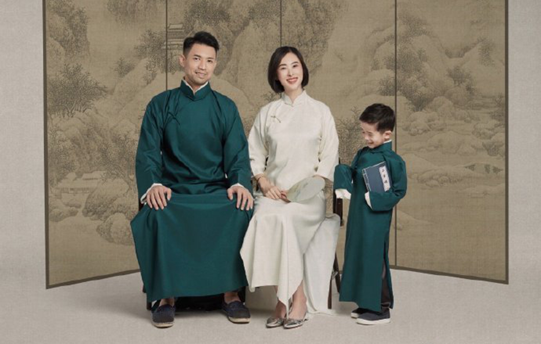 33岁足球宝贝*兽兽**，旗袍装优雅大方，嫁给富二代成为贤妻良母